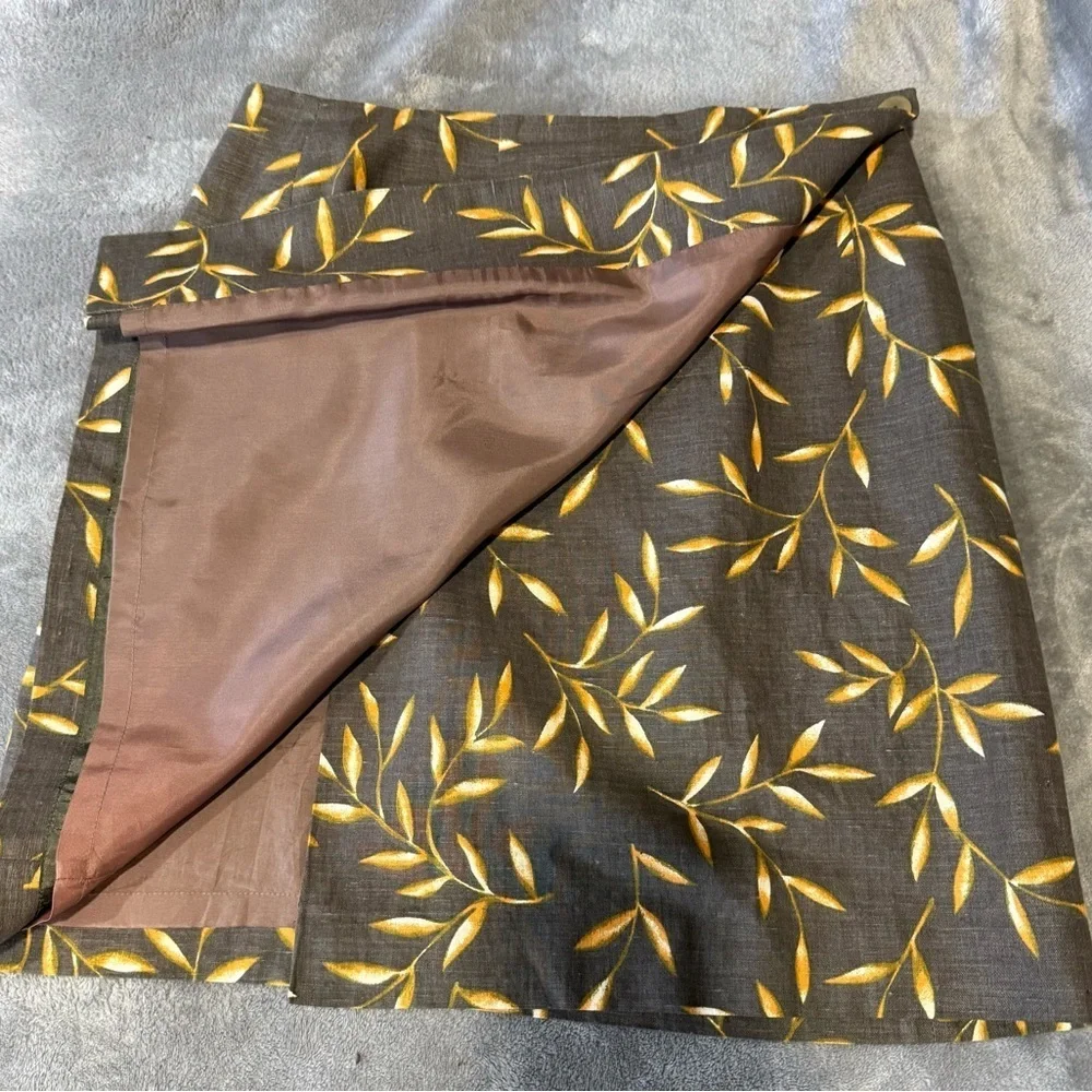 J. McLaughlin Brown A-Line Skirt with Yellow Leaf Design